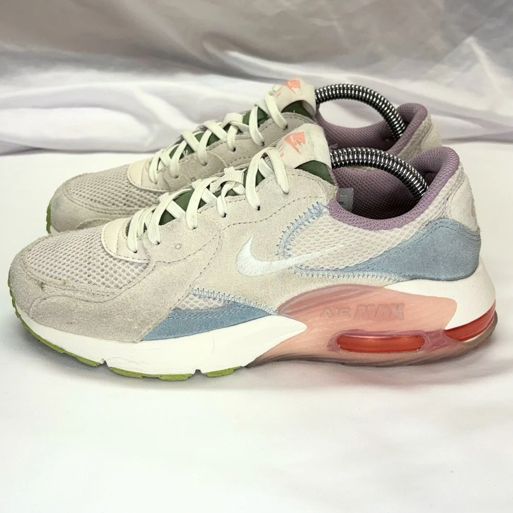 Nike great preowned